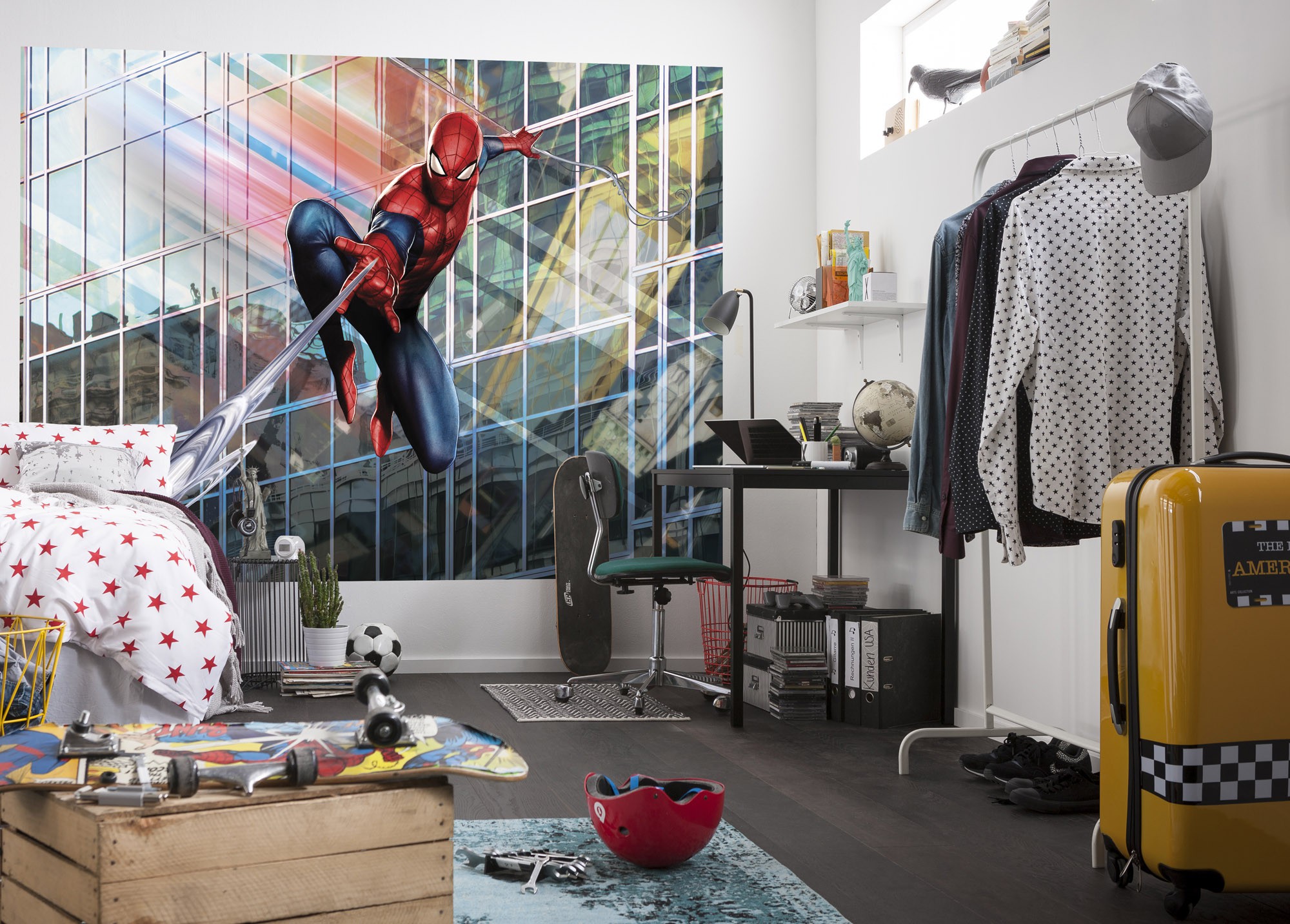 Детские фотообои на стену «Человек-паук спешит на помощь» Komar 4-439 Spider-Man